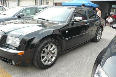 品鑒經(jīng)典豪華座駕 常州明星二手車(chē)市場(chǎng)中的奔馳-二手克萊斯勒300C豪華型 3.5